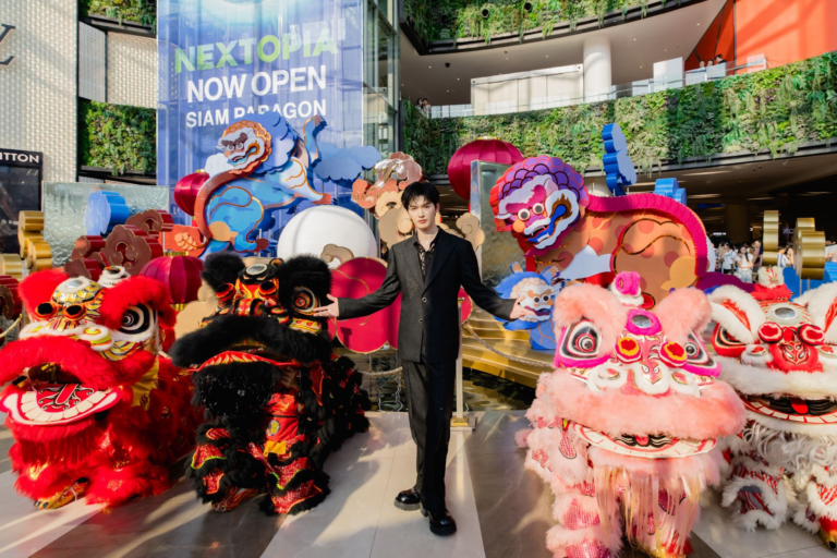 ปรากฏการณ์สุดฟินรับตรุษจีน แฟนไทยกรี๊ดสนั่นสยามพารากอน “จู เจิ้งถิง” อวยพรปีใหม่พร้อมเสิร์ฟโชว์สุดพิเศษ “ต้าห์อู๋ พิทยา” ร่วมมอบความสุข ฉลองยิ่งใหญ่ใจกลางกรุง