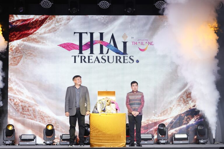 ททท. เปิดงาน “THAI T’REASURES by Amazing Thailand” ชู “ของดีประเทศไทย” ผสานแฟชั่นไทยร่วมสมัย ดึง 8 ดีไซเนอร์–ICONCRAFT–อัญมณีไทย สู่รันเวย์ “แฟชั่นไทยเท่”