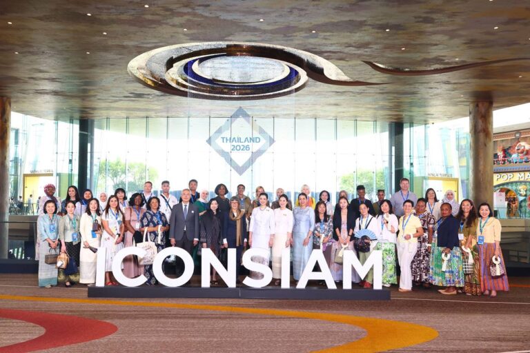สยามพิวรรธน์ ร่วมต้อนรับคู่สมรสรัฐมนตรีว่าการกระทรวงการคลังและผู้ว่าการธนาคารกลางในงานเลี้ยงรับรองกิจกรรมสำหรับคู่สมรสอย่างเป็นทางการ (Official Spouse Programme)ในโอกาสการเป็นเจ้าภาพจัดการประชุม IMF & World Bank Annual Meetings 2026 ของประเทศไทยณ สุราลัย ฮอลล์ ชั้น 7 ไอคอนสยาม
